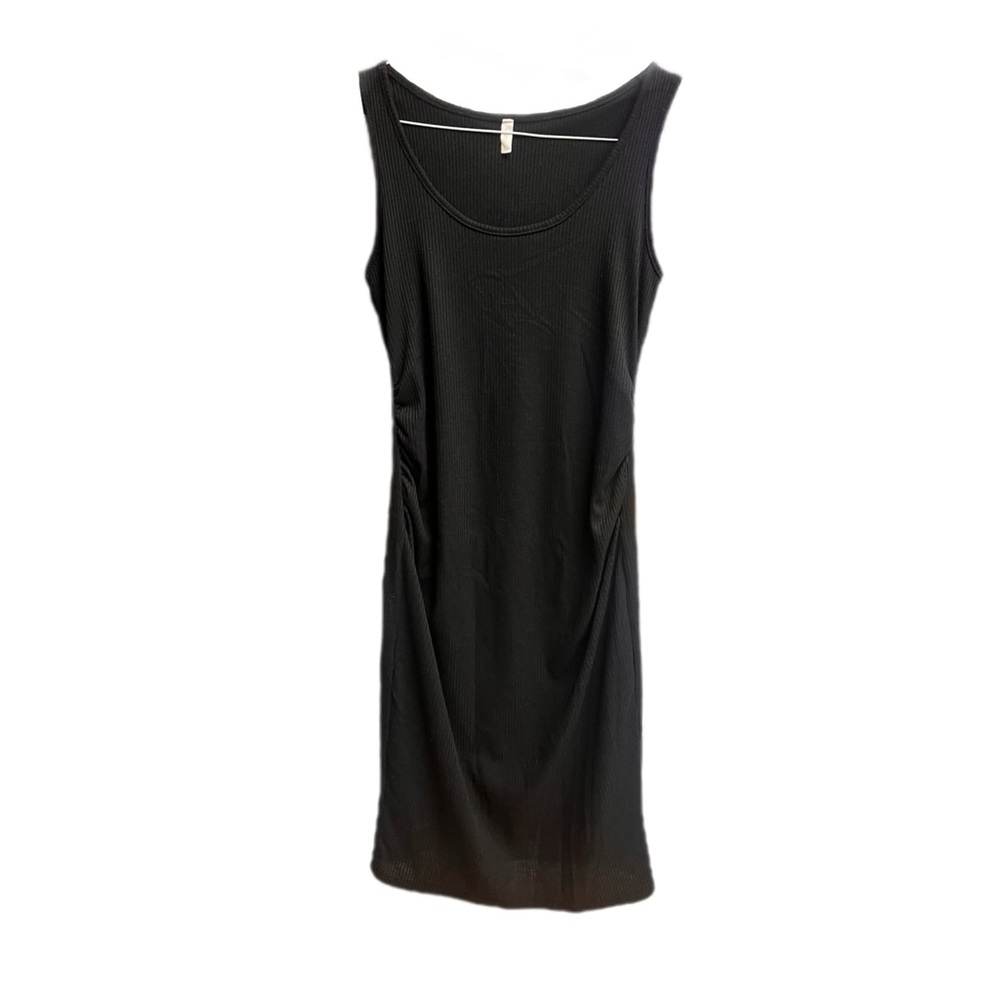 Ribbed black maternity dress